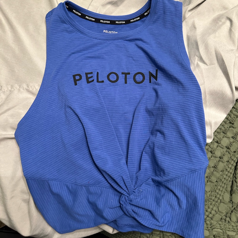 Cropped Peloton top
